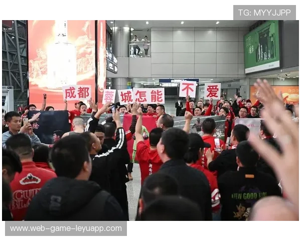 球迷自发众筹为球队买外援，金额突破百万