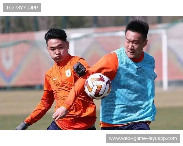 青年才俊被对手盯上，俱乐部计划提前续约