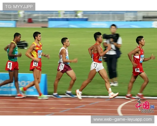 赛场暖心瞬间：运动员“拼搏到底”的感人故事